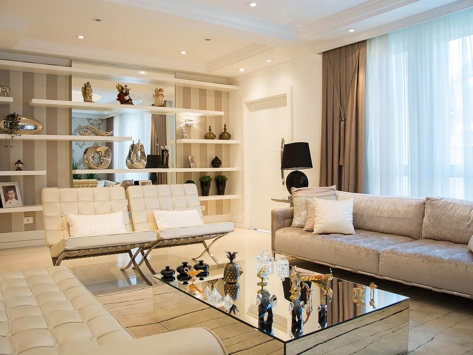 Salas y sillones elegantes
