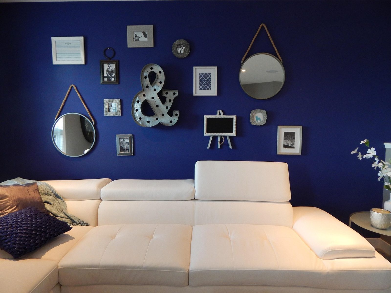 Lámparas, espejos y decoración